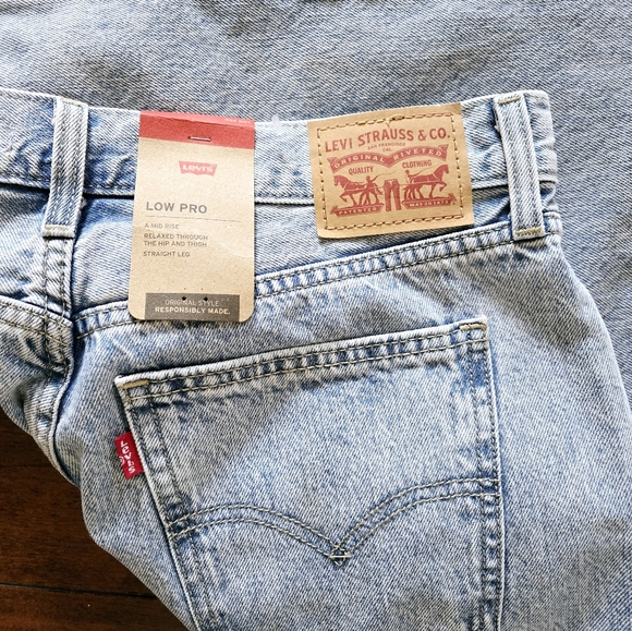 Levi's Women’s Low Pro Straight Leg Blue Jeans Light Wash Cotton Size 30 NWT - Picture 9 of 14